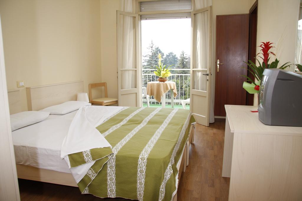 Hotel B&B Risorta Abano Terme Eksteriør billede